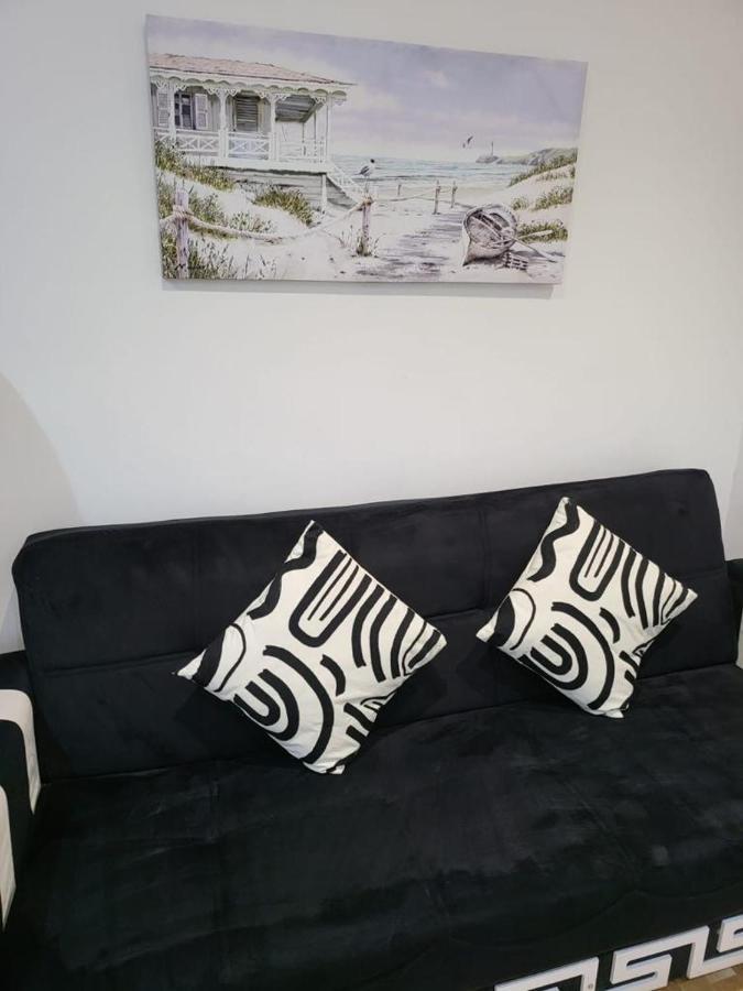 Fancy Basement Flat A Apartment London Exterior photo