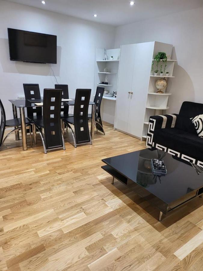 Fancy Basement Flat A Apartment London Exterior photo